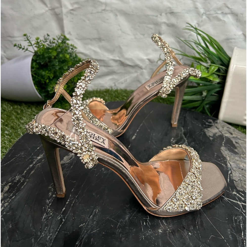 BADGLEY MISCHKA
Galia Crystal Ankle
Strap Evening Shoe size 9 new
CHAMPAGNE - Picture 11 of 17